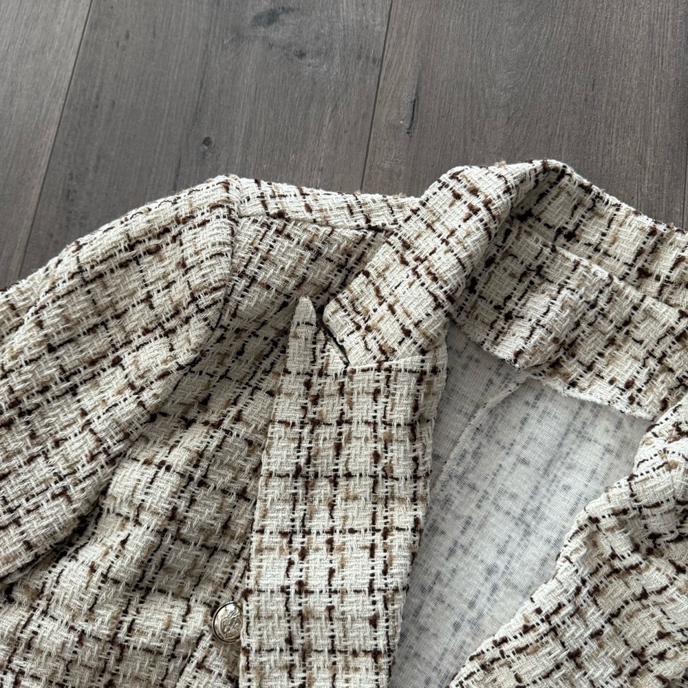 ❄️5 for $15❄️ New SHEIN Cream Tweed Gold Button Blazer Jacket - Picture 4 of 8